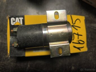 Sestava magnetického spínače Cat® (12 V)
- 3