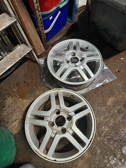 Kola ford r15 - 3