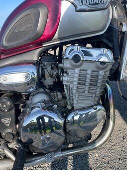 Triumph Adventurer 900 - 3