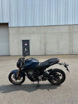 Honda CB125R - 3