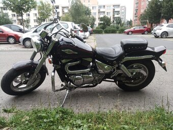 Suzuki VZ 800 Marauder - 3