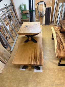 Masivní jídelní stol z dubu - 3