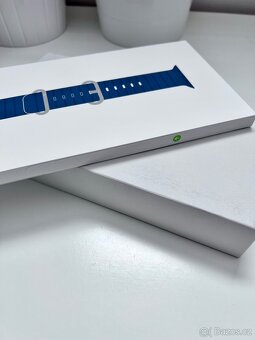 Apple Watch Ultra - ocean band - 3