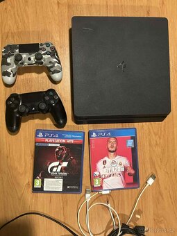 Playstation 4 Slim - 3