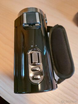 4 K Nová videokamera s příslušenstvím. - 3