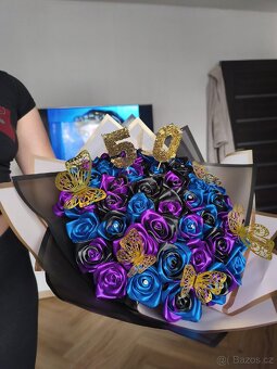 Růže že saténové stuhy - 3