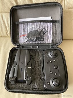 DRON E99 4K KAMERY VYHÝBÁNÍ SE PŘEKÁŽKÁM WIFI AKUMULÁTOR - 3