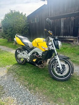 Suzuki gsr 600 - 3