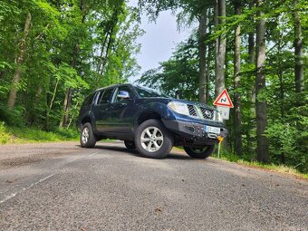 Nissan Pathfinder R51 2.5 dCi (2006) – zvednutý podvozek, na - 3