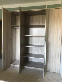 Prodám elegantní ložnicovou sestavu Volinois RM. - 3