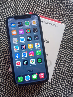 Apple iPhone XR 64GB + sluchátka - 3