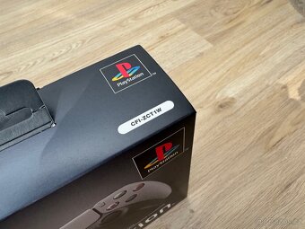 PlayStation 5 DualSense - 30th Anniversary Limited Edition - 3