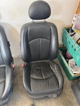 Prodám přední sedačky na Mercedes w211 - 3