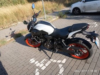 yamaha MT07 - 3