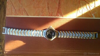 Dámské náramkové hodinky GEORGIO ARMANI. - 3