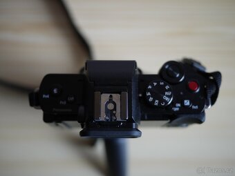 Fotoaparát Panasonic G100+stativ a brašna... - 3