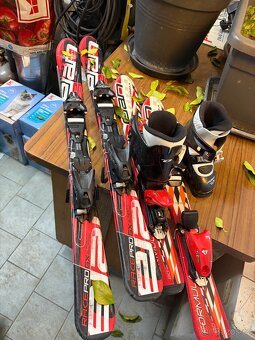 Sjezdové lyže 90 a 110 + lyžařské boty, dětské - 3