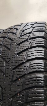 1ks 215/60/17C Nokian Snowproof, DOT 1621, vzorek 7.5mm. - 3