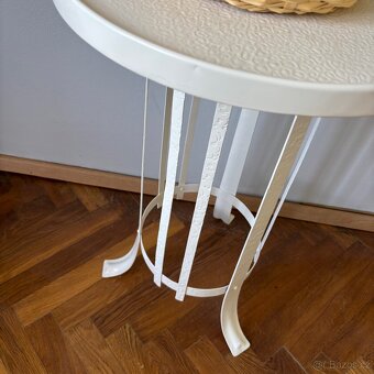 Krásný starožitný kovový stolek na květiny - 3