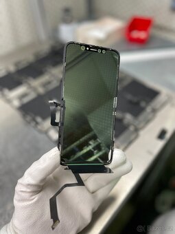 Výměna prasklého skla iPhone - 3