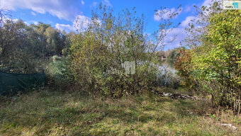 Prodej komerčního stavebního pozemku 7227m2 na okraji jezera - 3