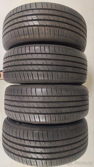 Jako nové 235/55/18 Kumho Crugen, DOT 1923. - 3