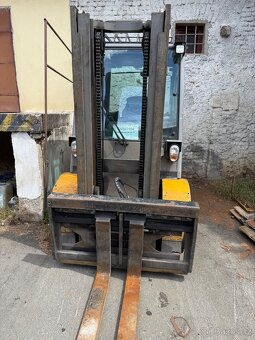 Prodám VZV Jungheinrich DFG 550s únik hydraulického oleje - 3