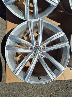 5x112 r18 Vw Passat B8 R-line -Dartford zanovni sada - 3