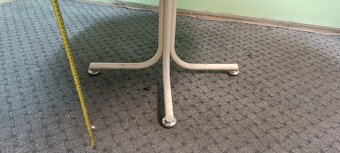 Jídelní stůl kulatý 120 cm, kovový podstavec - 3