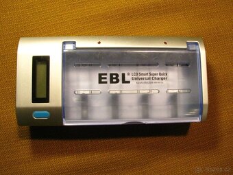 Nabiječka baterii Univerzální AA + AAA + 9V Ni-MH a Ni-Cd - 3
