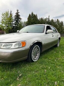 Lincoln Town car 4.6 V8 automat - 3