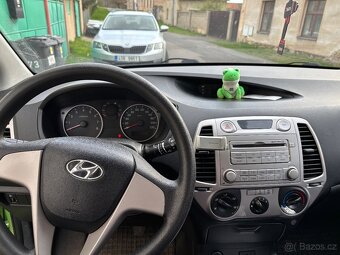 Hyundai i20, zelená metalíza, servisováno - 3