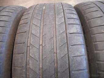 255/55R19 - 3