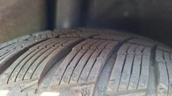 Prodám zimní pneumatiky Barum Polaris 5 235/45 R18 V98 - 3