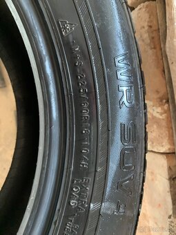 Prodám zimní pneu 225/60 R18 - 3