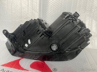 VW Golf Sportsvan 2014 - 2021 prave predni svetlo - 3