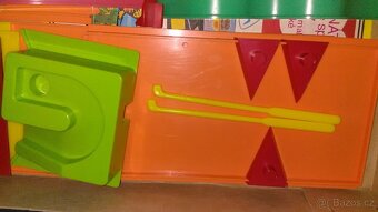Prodám hru mini golf Chemoplast Brno , v top stavu - 3
