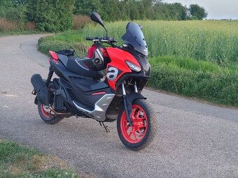 Prodám skůtr Aprilia SR GT 125 - 3