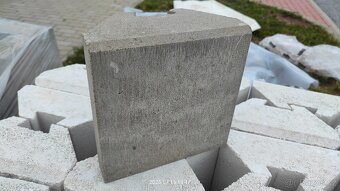 STAVOBLOCK Světle šedá hladká, bílá štípaná - 3