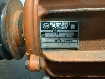 Elektromotor2,2kw 1400ot/min + řemenice - 3