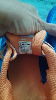 Sálové tenisky boty zn. Lotto vel. 39 - 3