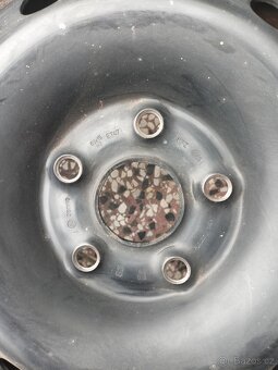 Prodám plechové disky 5x112 R 15' se zimní pneu - 3