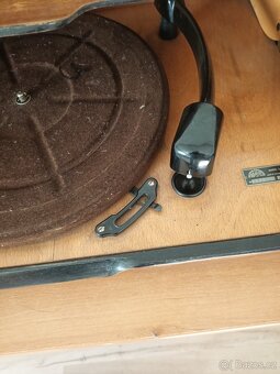 Prodám starý gramofon. Funkční. - 3