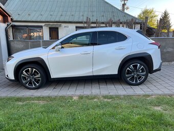 Lexus UX 250h - 3