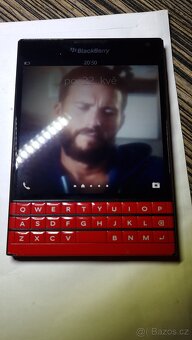 BlackBerry Passport RED Edition email klient - 3