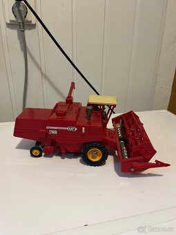 Britains LTD kombajn Massey Ferguson 760 - 3