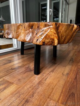 Prodám nový masivní designový dubový konferenční stolek - 3