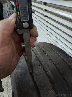 2 vodicí kola 295/80 R 22,5" - 3