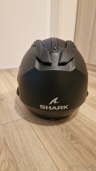 Helma Shark EVO GT s interkomem. - 3