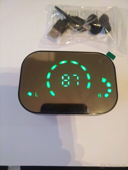 Nová bezdrátová Bluetooth sluchátka s LED displejem – černá - 3